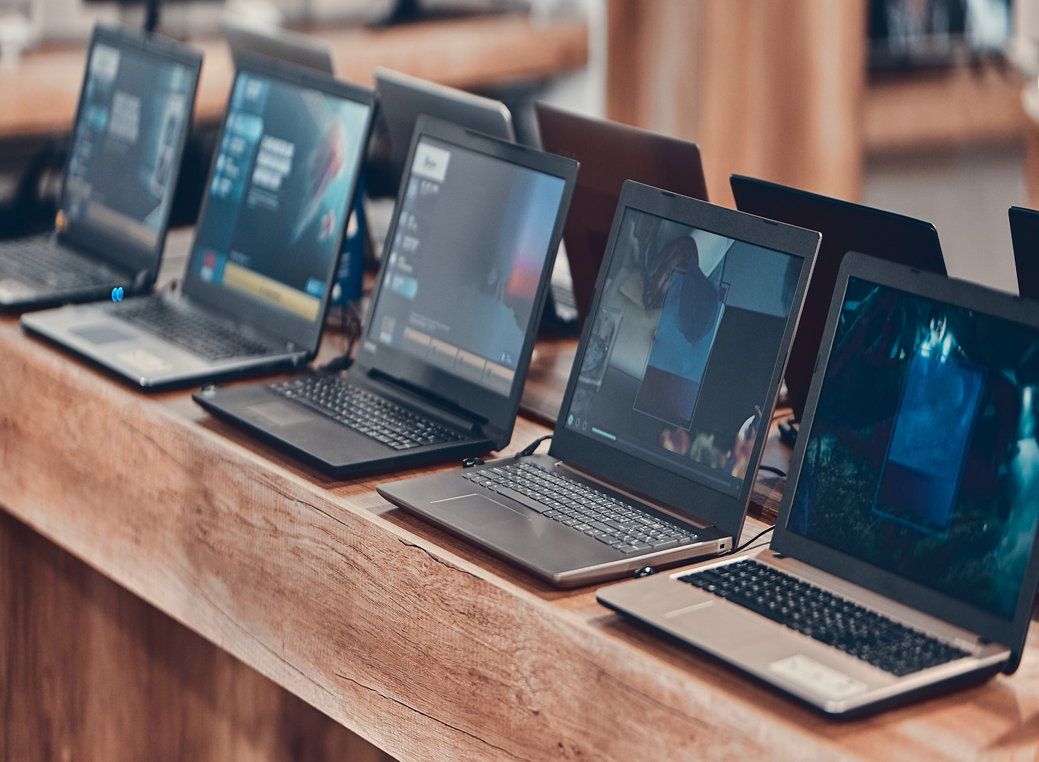 5 Best Laptops Under $700